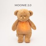 MOONIE 2.0 - THE ORGANIC HUMMING BEAR CAPPUCCINO WITH LAMP