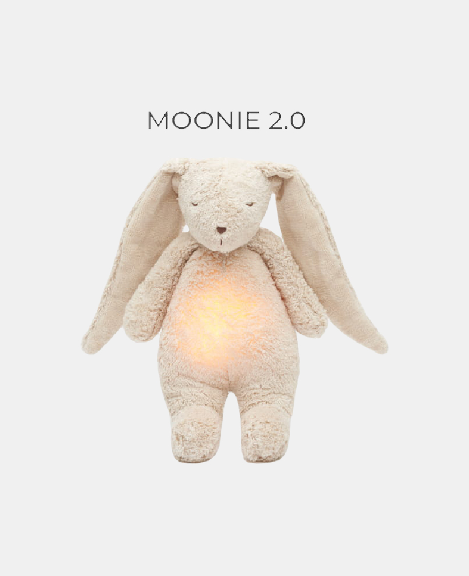 59039439865307-1.jpg MOONIE 2.0 ORGANIC BUNNY –SAND– JUCARIE MUZICALA CU SUNETE ROZ SI LAMPA DE VEGHE - imagine 1
