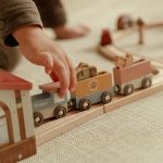 Set de șine pentru tren din lemn – Little Dutch - imagine 6