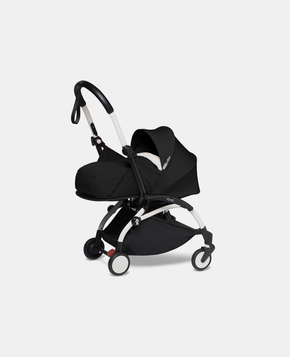 Babyzen_yoyo_white_frame_0plus_black_01_main.jpg Cărucior Babyzen YOYO² pentru nou născuți cu cadru alb și pachet 0+ black - imagine 1