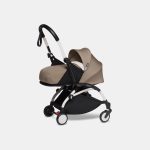 Cărucior Babyzen YOYO² pentru nou născuți cu cadru alb și pachet 0+ taupe