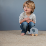 Jucărie din lemn cu roți și șnur pentru tras Elefant Little Dutch - imagine 7