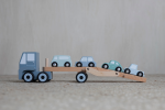 Camion cu platformă cu mașinuțe din lemn Blue Little Dutch - imagine 5