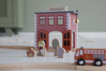 Secție de pompieri cu figurine din lemn Extensie Little Railway Collection Little Dutch - imagine 7